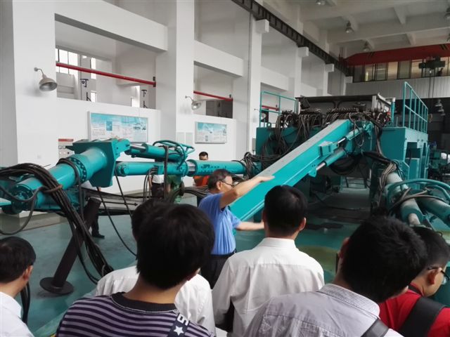 �׷���˿ӳ������������Ѫ���»�