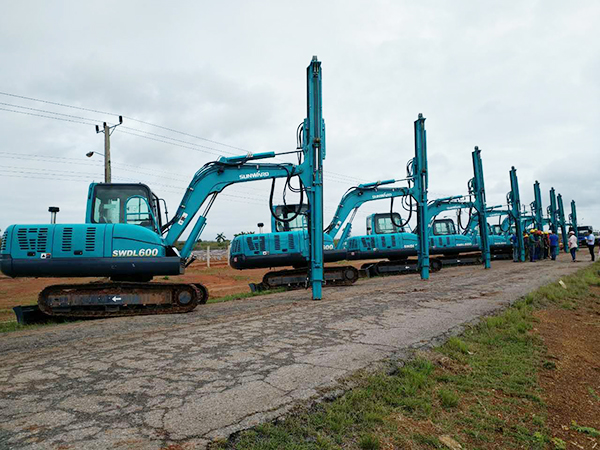 �����Ű����ǹ��ɶԹ�������������׮��������ѵ��������