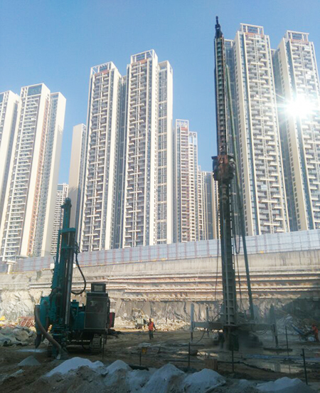 ��ɫʩ����һ���������ڵ��ǹ��ɶԹ������������������ִ��