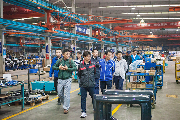 �����»��ͼ����ϰ����������ǹ��ɶԹ������족ӭ���߶˷�˿��