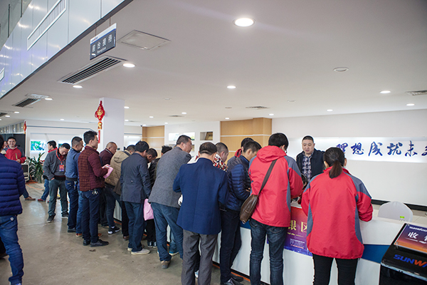 �Ʋ��ɵ����ǹ��ɶԹ��������ھ�������г������������