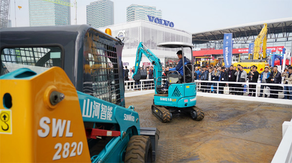 ��ƽ��ս���ǹ��ɶԹ�������չ̨�д��������