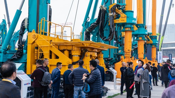 ����ǩ��2.6��Ԫ���ǹ��ɶԹ������������Ʒ�����Ϻ�����չ