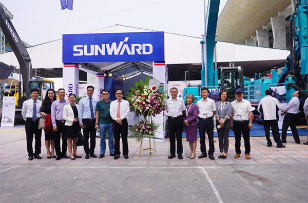 �ǹ��ɶԹ�������Яȫ����������װ��������Խ�Ͽ�ҵչ