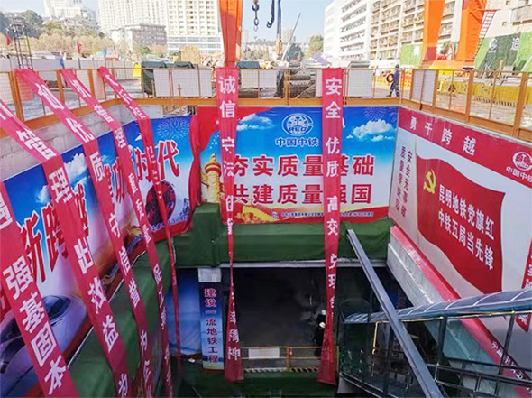 �����ʿ���˴��ǵ����������ǹ��ɶԹ���8�Ŷܹ���˳��ʼ��