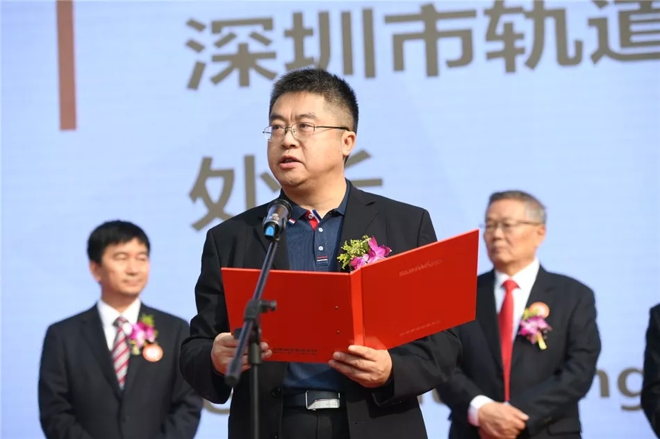 �ҹ��������ڽ���ʽ˫ģ�ܹ�������