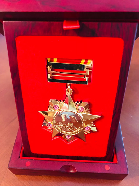 ���ޣ����³����廪���ڻ����������й���ɫ���������ҵ�����ߡ�