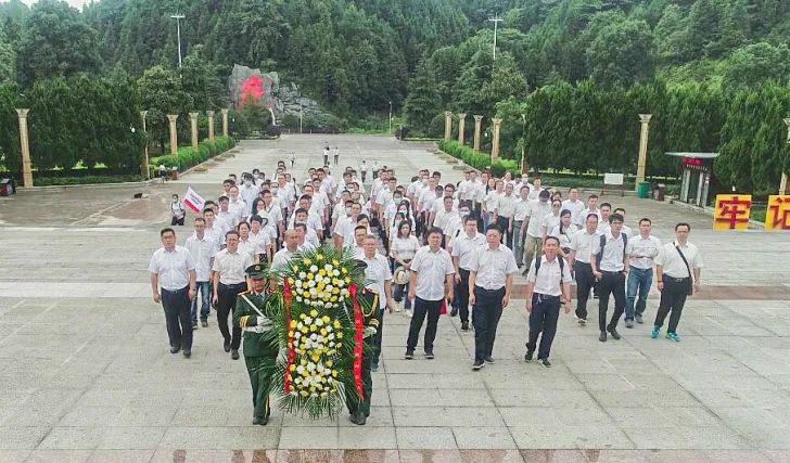 ������ֱ����������������������������󡪡��ǹ��ɶԹ������ܿ�չ�и߲�ɲ����������˶�