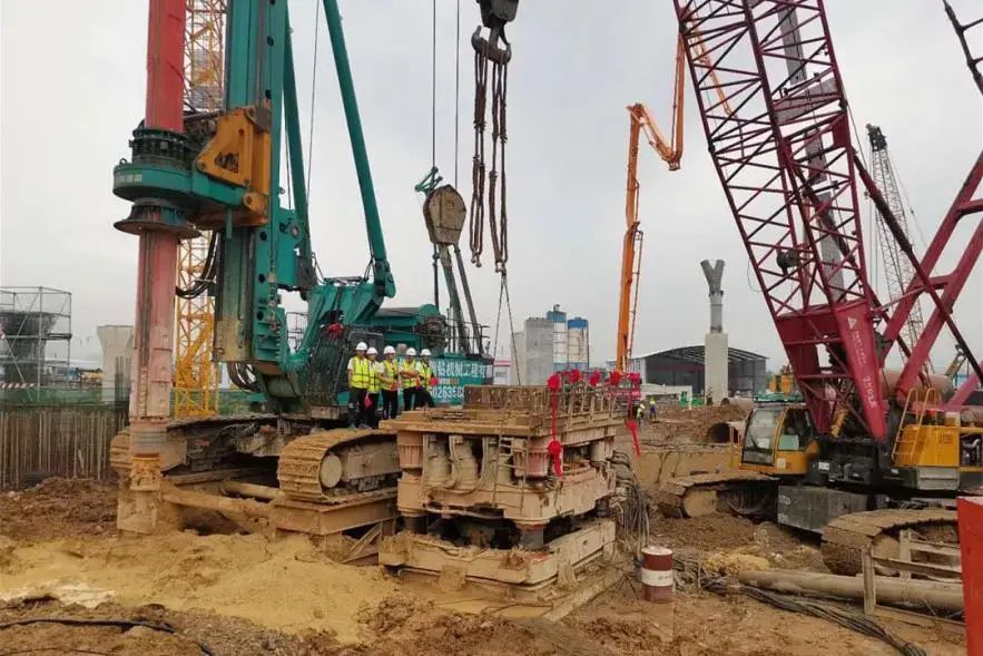 570��420��׮���ǹ��ɶԹ�����Ⱥ���޹���������������