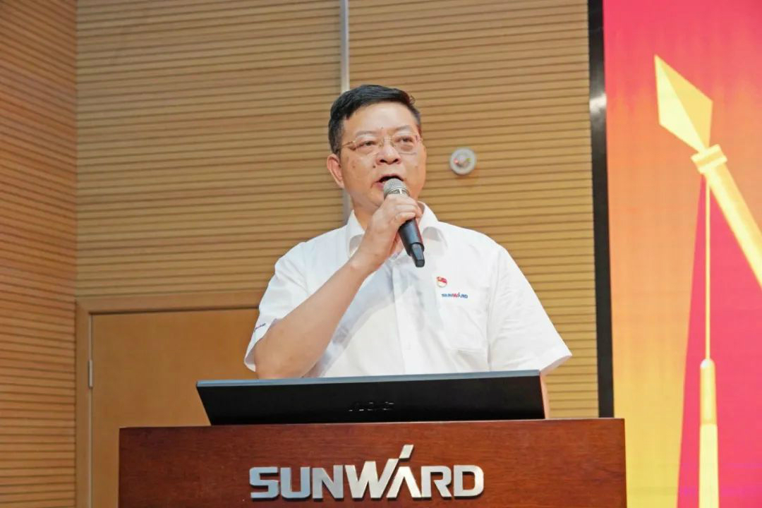 ���и������Ҿ�����˫��˫���������������ǹ��ɶԹ������ܡ��м��������ŽῪչ���⵳���˶�