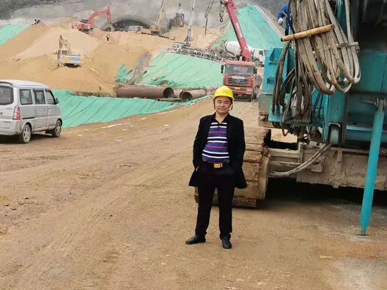 ���»���ʩ��32������м�Ϊ�ǹ��ɶԹ������������������