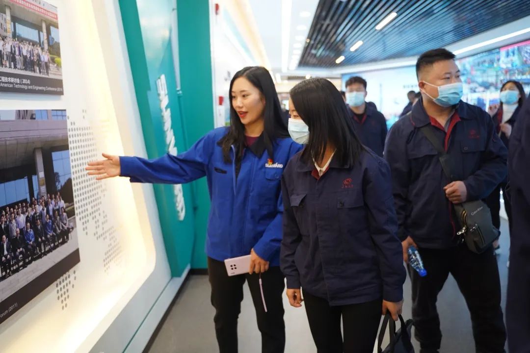 ���Ϲ�ҵ���š�˫�����ꡱ�����ǹ��ɶԹ�������