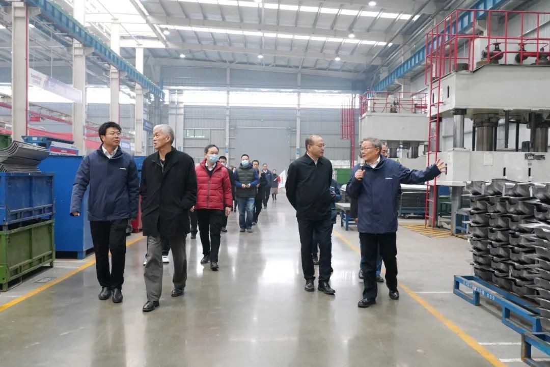 �ǹ��ɶԹ�����ҵ������500�˵�������