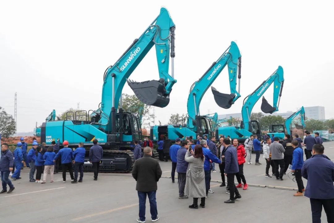 ������������׳�ǹ��ɶԹ��� | 600F���ڽ�����ʽʢ�����