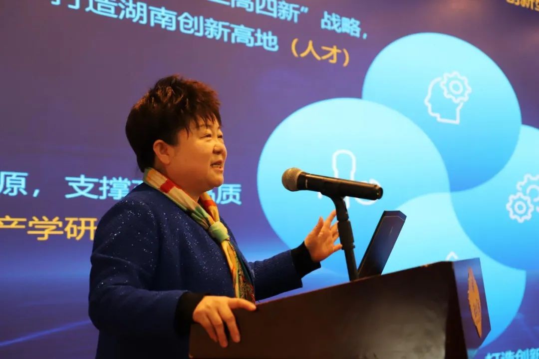 �ǹ��ɶԹ��������а�ƴ��й��׳����Ұ��˧���ж���һ��