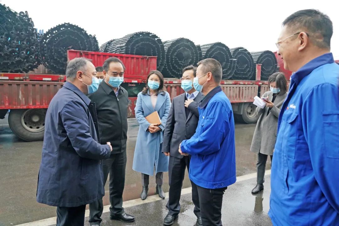 �����ο���ǹ��ɶԹ����������⵳Ա