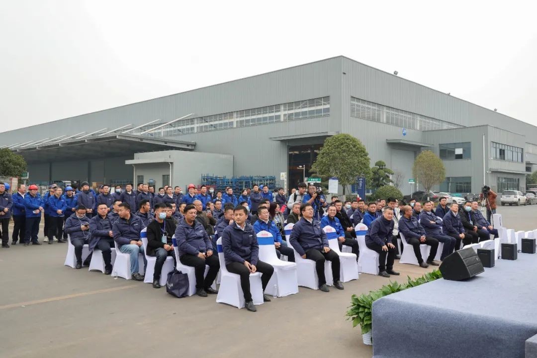 ������������׳�ǹ��ɶԹ��� | 600F���ڽ�����ʽʢ�����