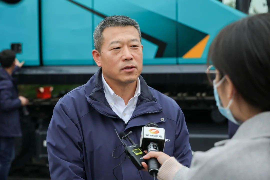 ������������׳�ǹ��ɶԹ��� | 600F���ڽ�����ʽʢ�����