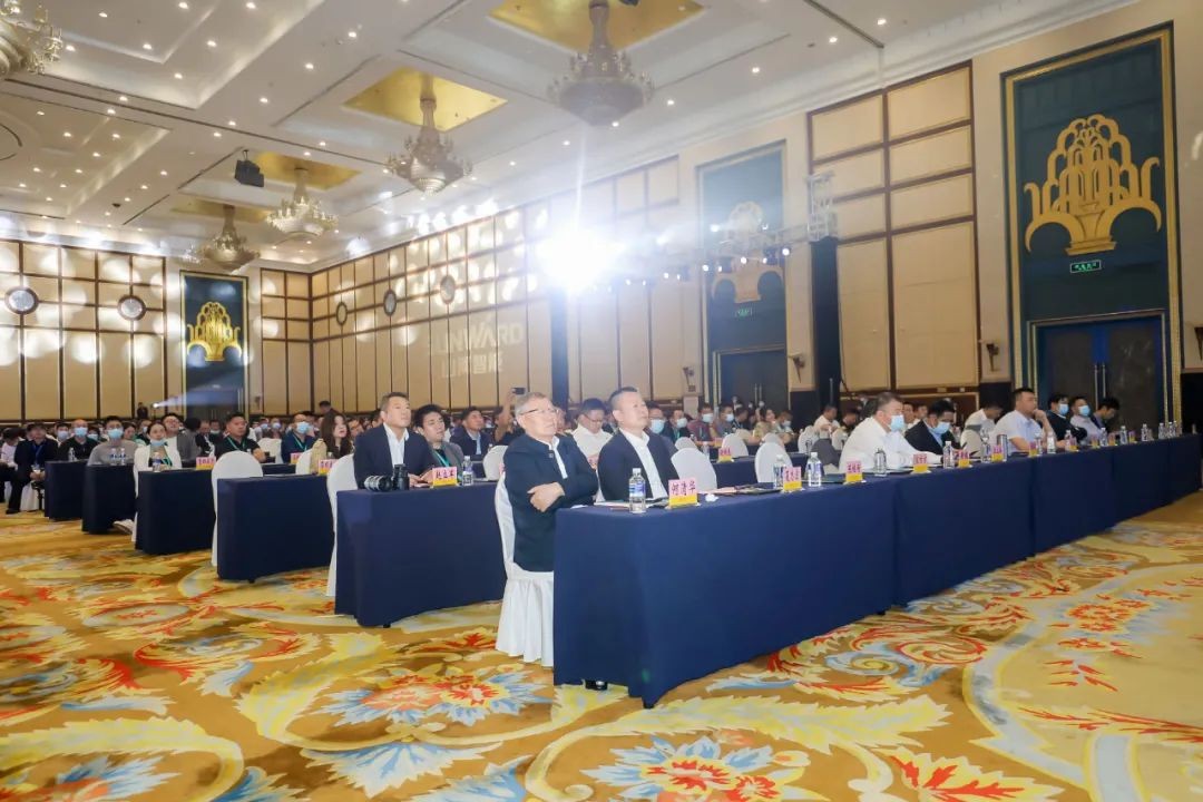 ����Ʒ���������ǹ��ɶԹ������ܿͻ�������ǩԼ��8��Ԫ