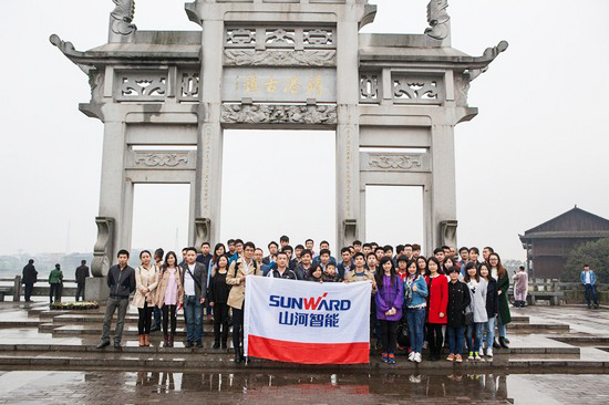 ���ھ�ҵ�������׷澫��