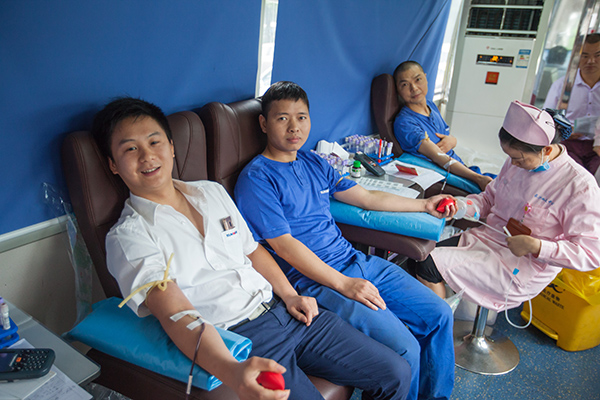 �ǹ��ɶԹ������ܰ���Ա�� ð��������Ѫ