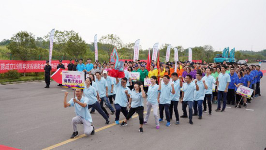 �绪ʮ������Я�����ڷɣ�������ף�ǹ��ɶԹ������ܽ���ʮ��������������������˶���