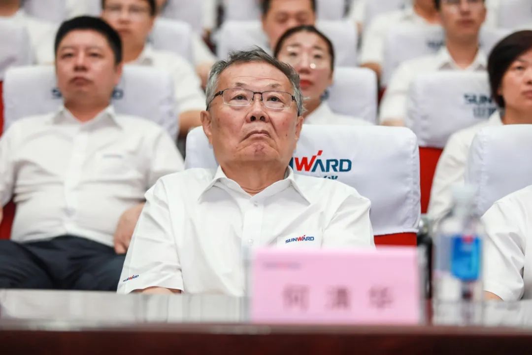 �ǹ��ɶԹ������ܵ�ί�����տ���ף�й�����������100�������ֳ�ֱ��