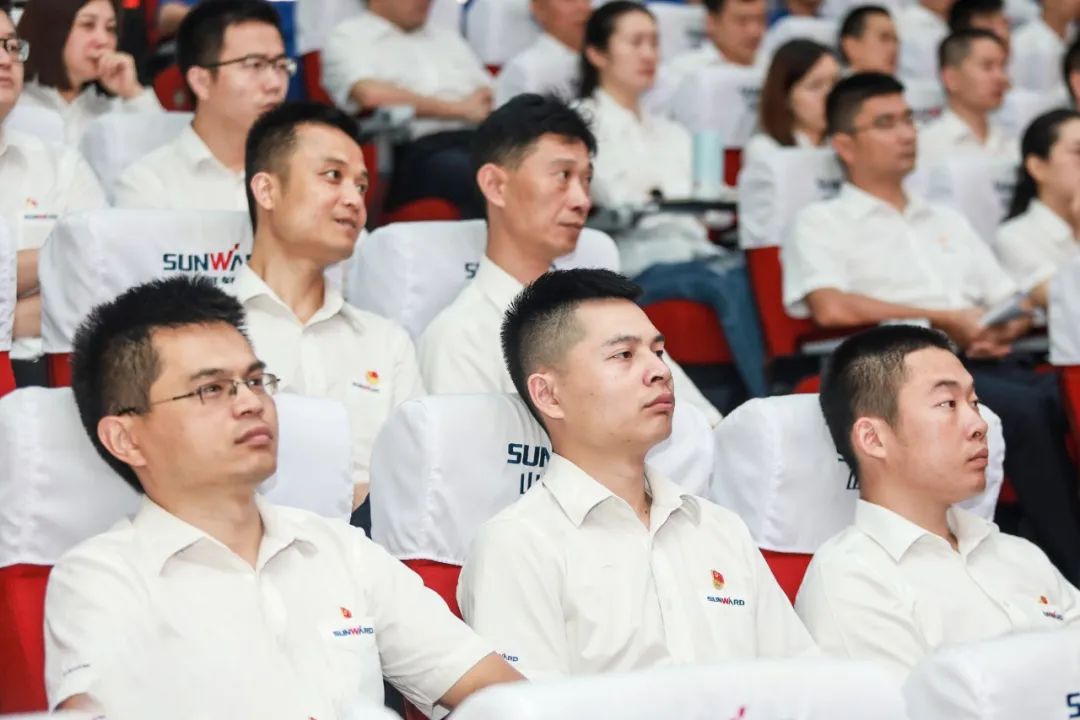 �ǹ��ɶԹ������ܵ�ί�����տ���ף�й�����������100�������ֳ�ֱ��