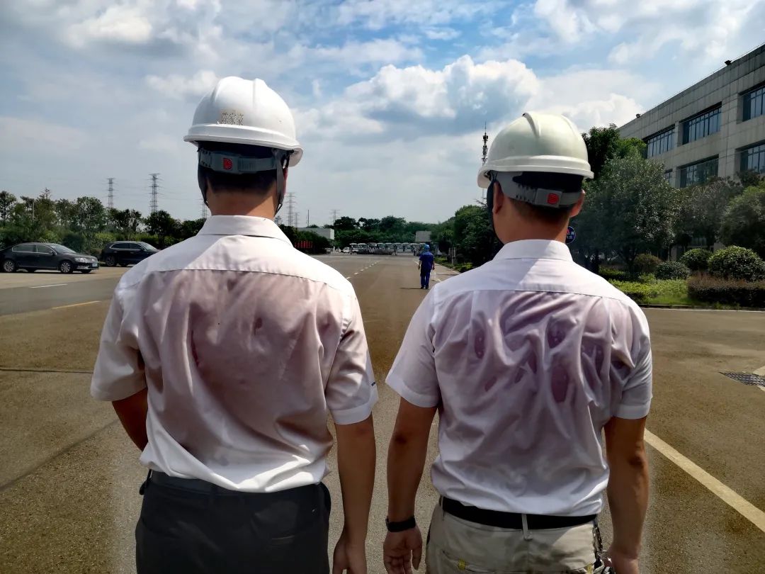 ͼ�� | ս���£��¾�����һ�ߵ�����