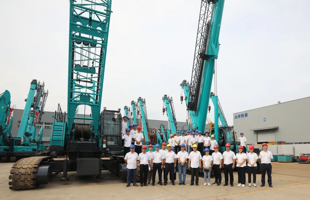 ˫ӥ��������E������ǰ�������ǹ��ɶԹ���������һ��Eϵ�����ػ����ߣ�