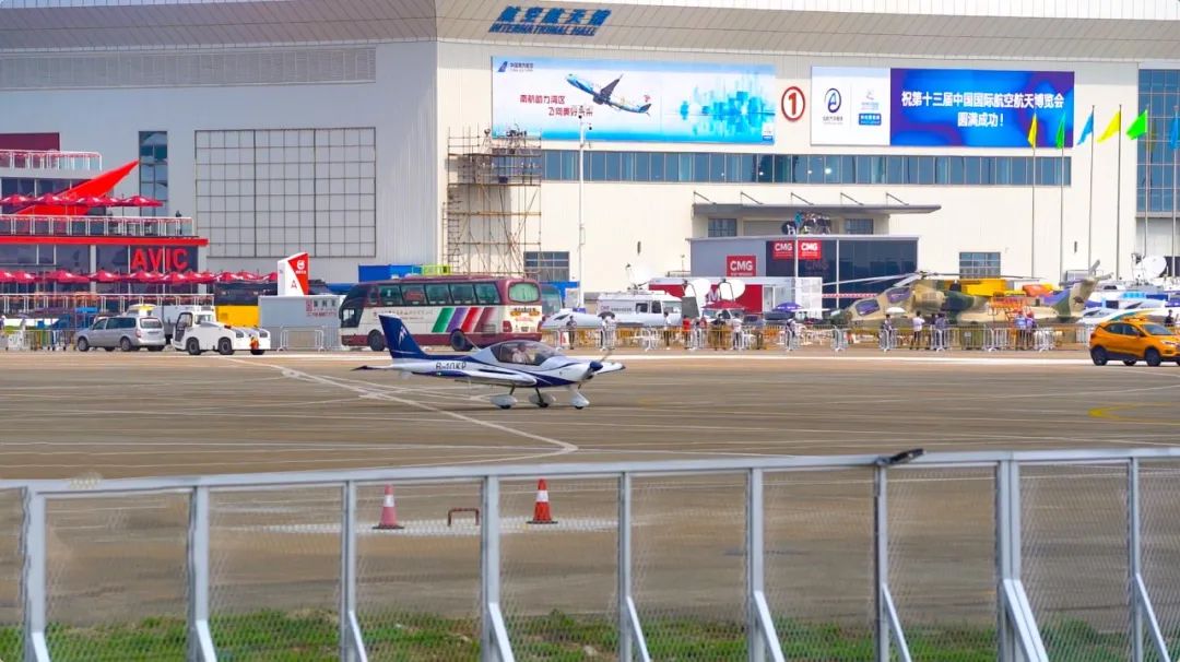 �߹�ʱ�̣��麣��չΨһ���к����ݳ��������˶��ɻ�����