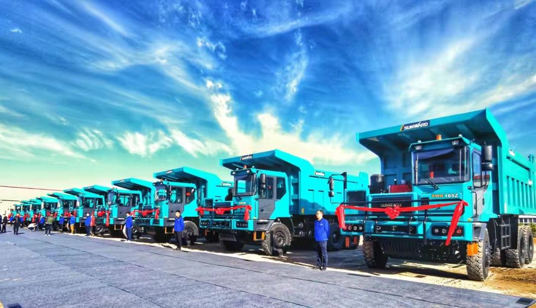 �����á����ܻ������ǹ��ɶԹ������ܸ߶˶���AT��105�ּ�������ֳ�����