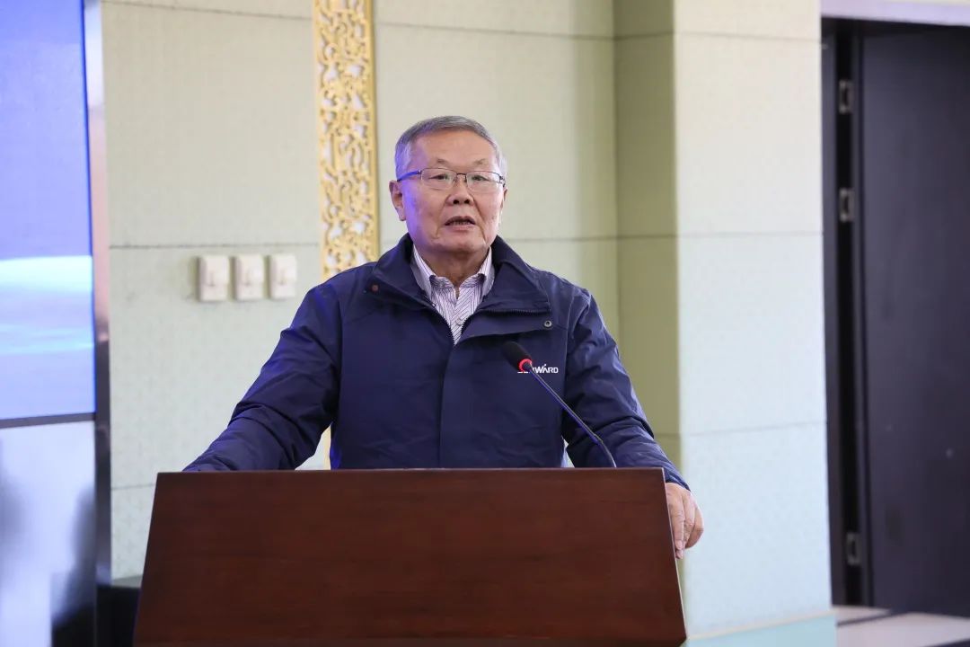 һ��������˫̼��Ŀ�ģ��ǹ��ɶԹ������ܣ�������˹����ɫ�ǻۿ�ɽ�о�Ժ��ʽ����