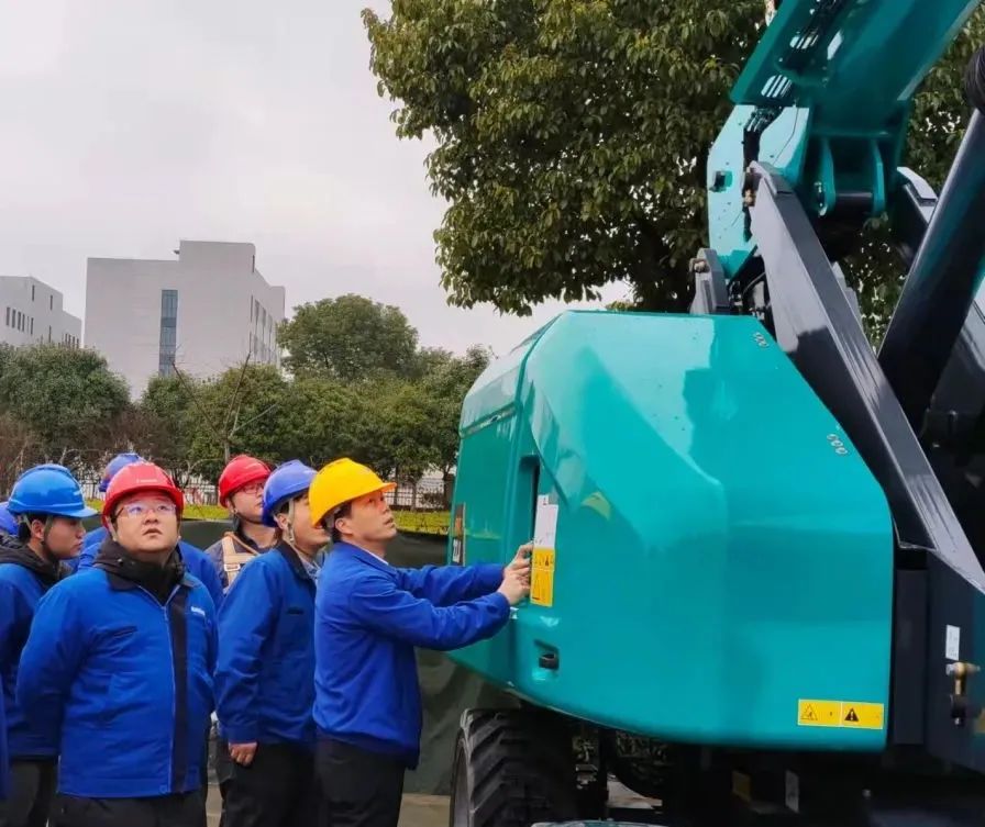 ¡°È¡±Á¦³ö»÷£¡ÌǹûÅɶԹÙÍøÖÇÄÜÊ×Ì××ÔÖ÷Ñз¢±Û³µ¿ØÖÆÏµÍ³ÖذõÀ´Ï®