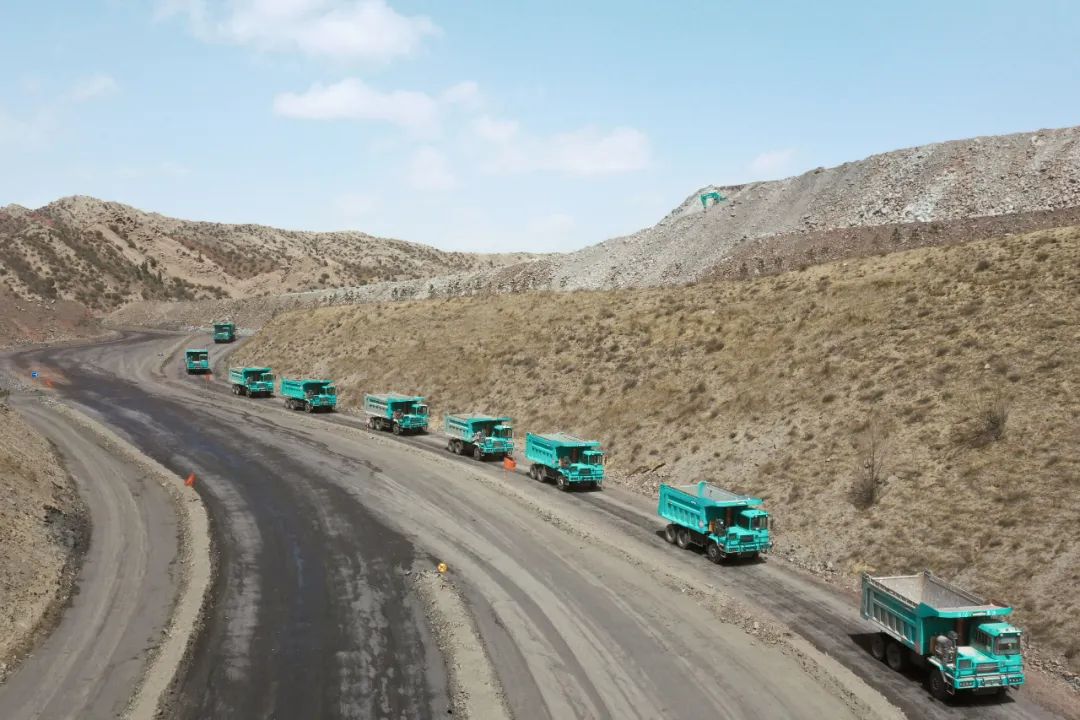 图集 | “糖果派对官网绿”满矿山!糖果派对官网智能矿山成套装备实力“亮剑”