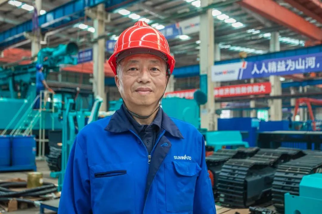 ³¤É³¾¿ªÇøÀÍÄ£ÁÖºêÎ䣺Ôú¸ù¹¤³Ì»úе40ÔØ ÓÀÝáʵ¸ÉÁ¢ÒìС¶ùÐÄ