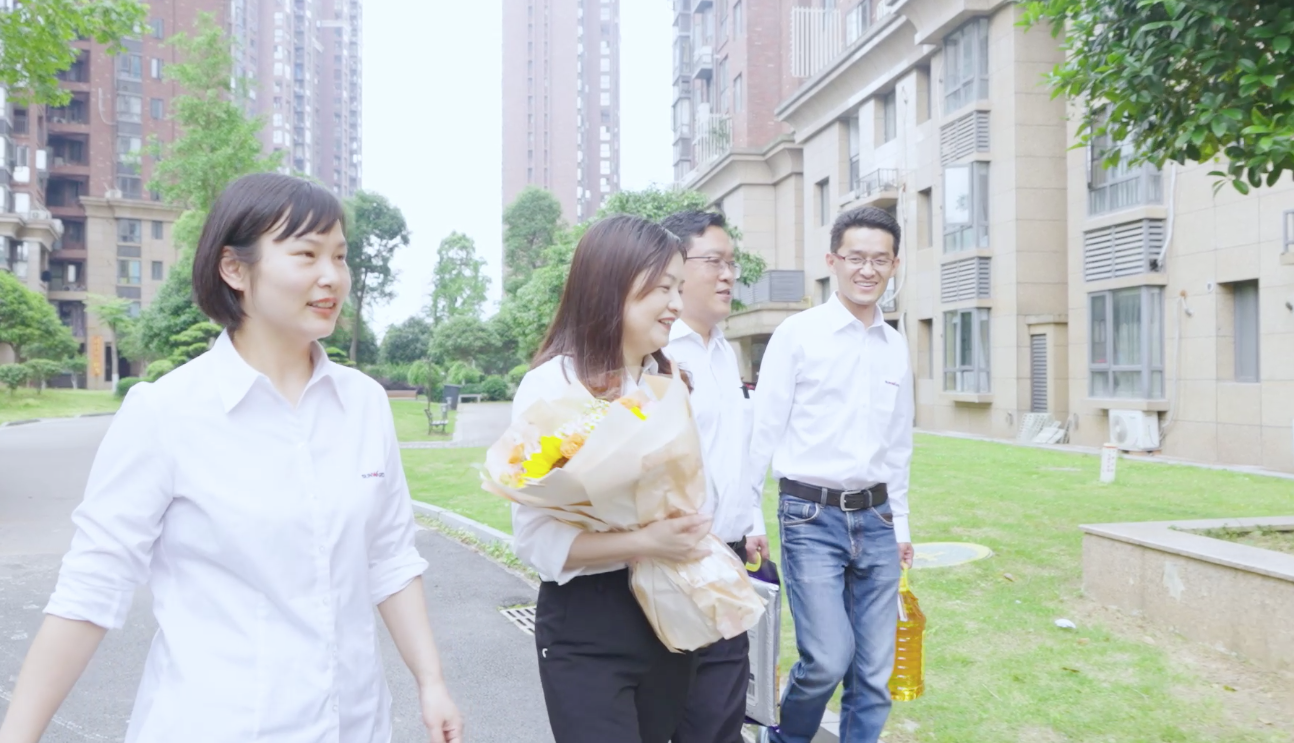 ��ĸ�׽��������������������ȥ���ǹ��ɶԹ�����԰������ů