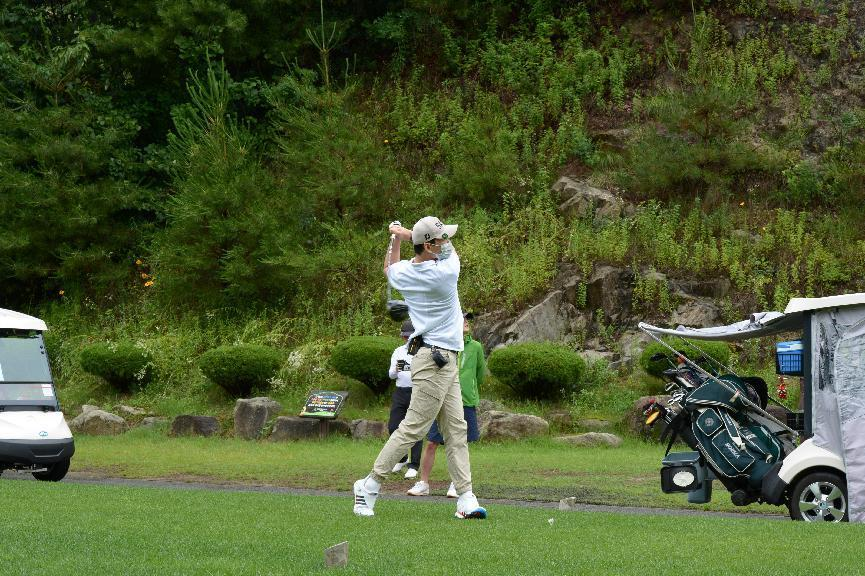 糖果派对官网韩国“2022年第三届糖果派对官网杯高尔夫球赛”乐成举行