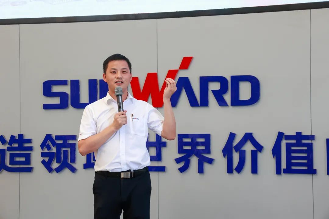 又酷又辣又炫!糖果派对官网智能第二届挖机废物来了