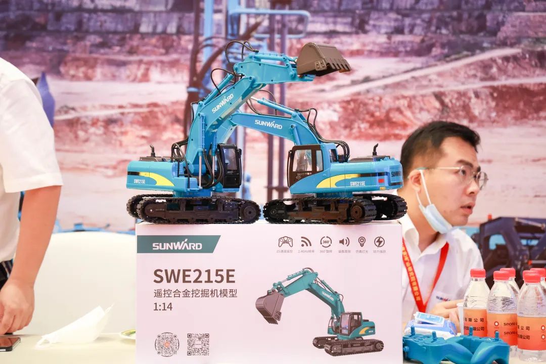 ������ҵǰ�����ռ��������ǹ��ɶԹ�����������ھŽ�����ǽ�������׫��Ӫ����������װ�����