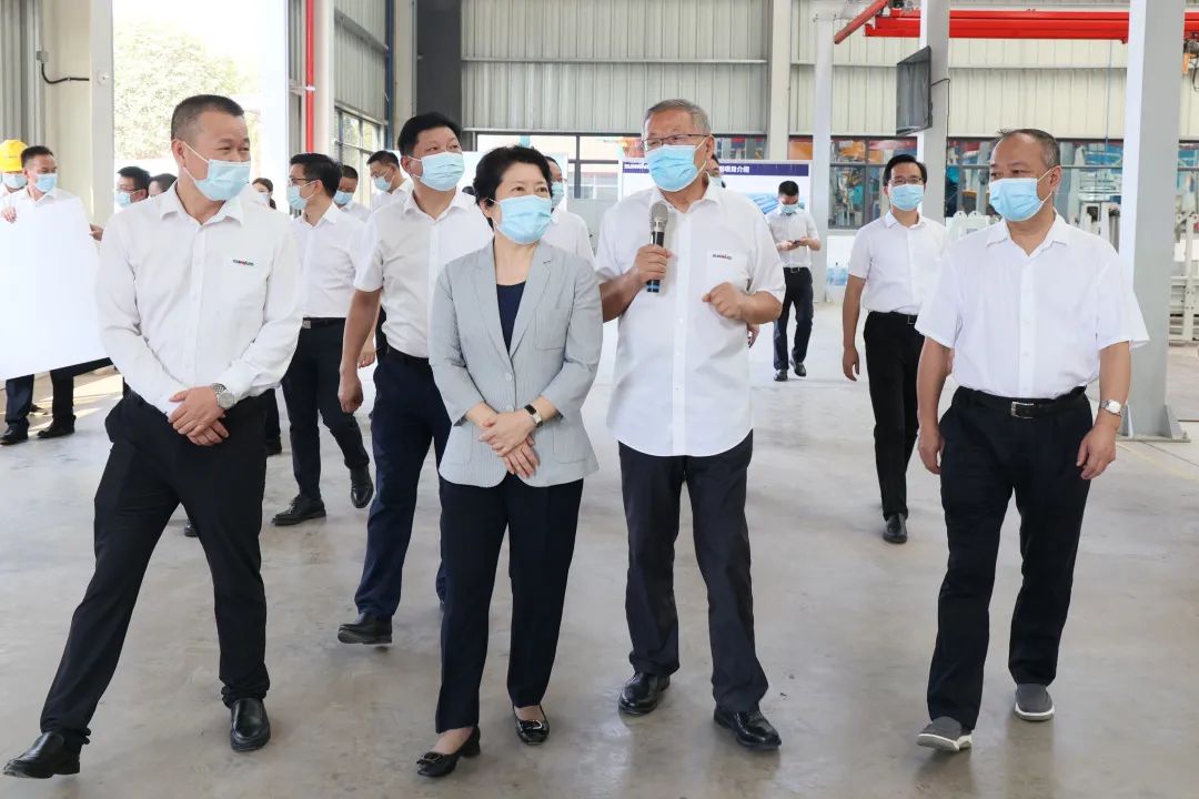 吴桂英调研糖果派对官网智能