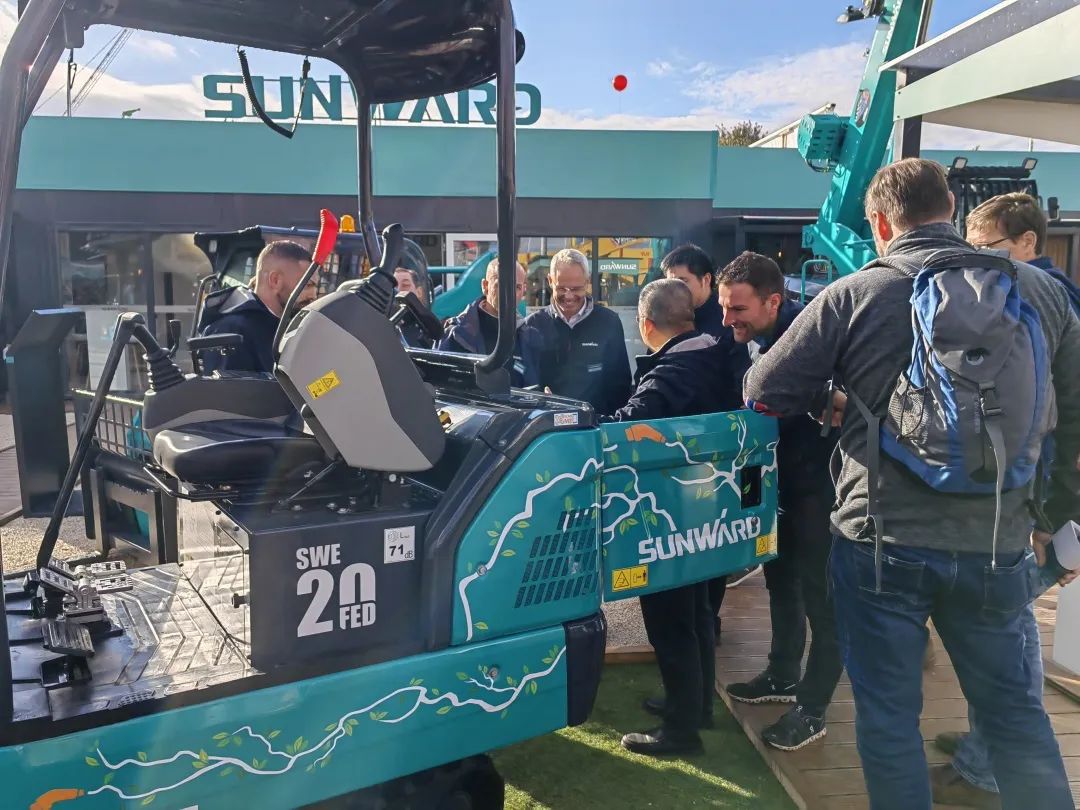 Bauma 2022 | 一组火热现场图带您重温糖果派对官网智能德国宝马展之旅