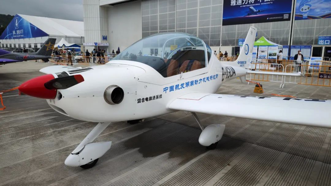 关注!糖果派对官网科技携多款产品亮相第十四届珠海航展