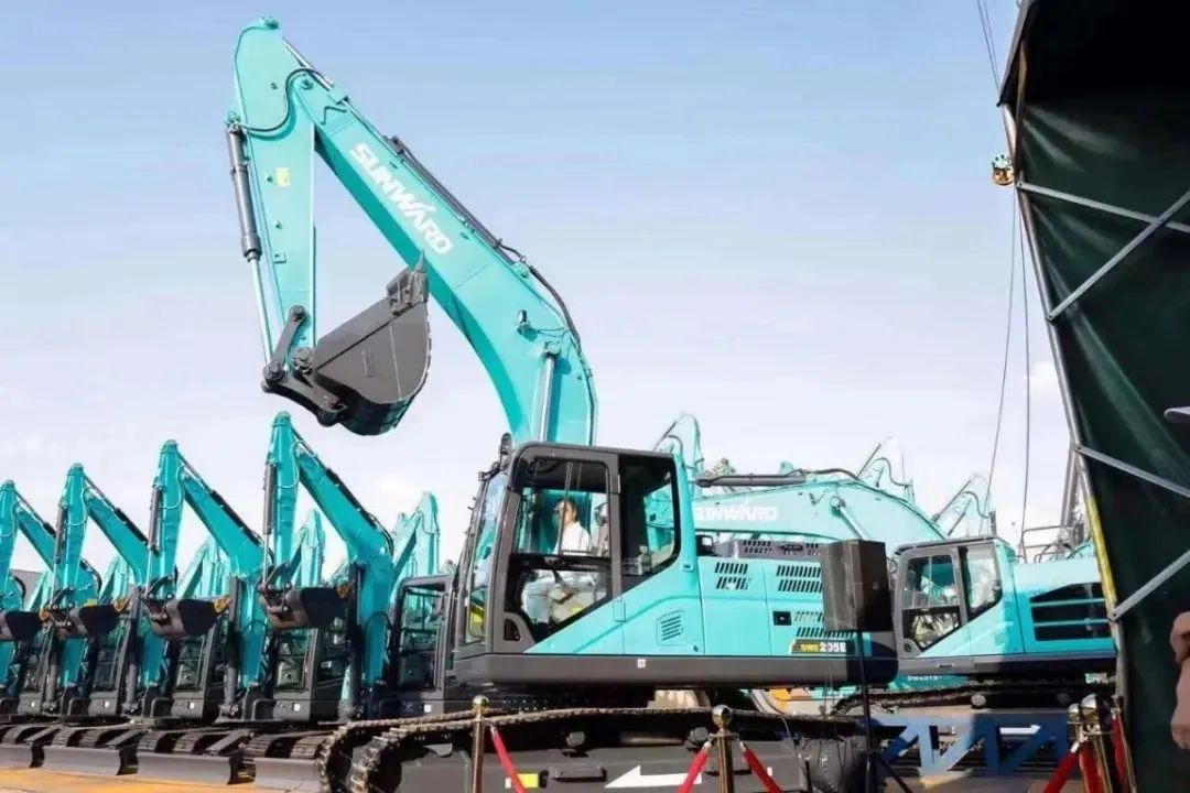 ��㾭��֮����׷��·�ϡ������廪��������ҵ ��֡��ȵ�ʽ���족