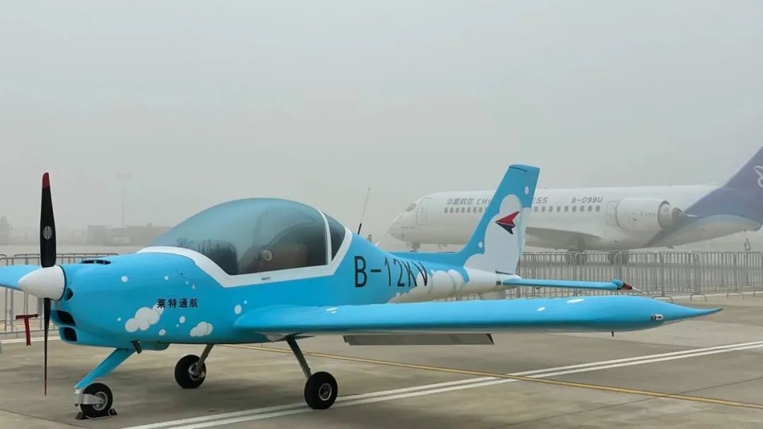 逆势翱翔!糖果派对官网航空携手合作伙伴亮相2022南昌航行大会