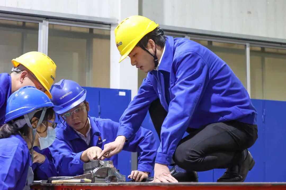 �ǹ��ɶԹ���-׷�󿵽�,����һ������