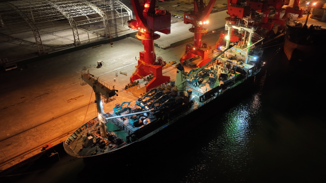 ��Ԫװ�����������������ǹ��ɶԹ������ܹ����г�ӭ�����ź�