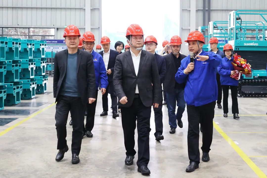 付旭明慰问糖果派对官网智能市三八红旗头并督导清静生产事情