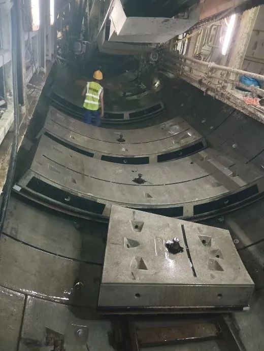 喜报!中铁糖果派对官网深圳地铁3号线四期工程盾构施工圆满完成