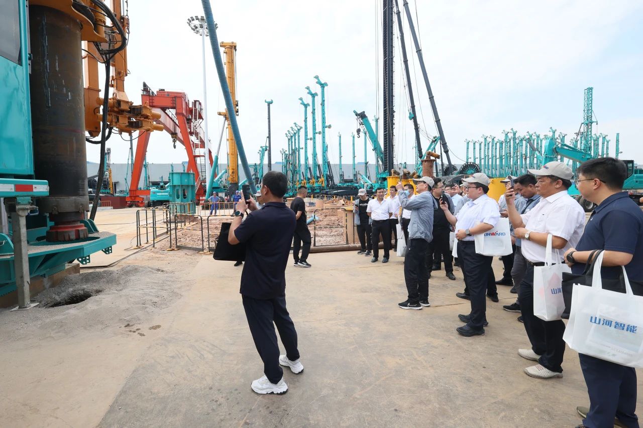 ÌǹûÅɶԹÙÍøÖÇÄÜÈ«ÇòÊ×´´Éî¾®Ì׹ܳµÔØ×ê»úÏÂÏßÐû²¼